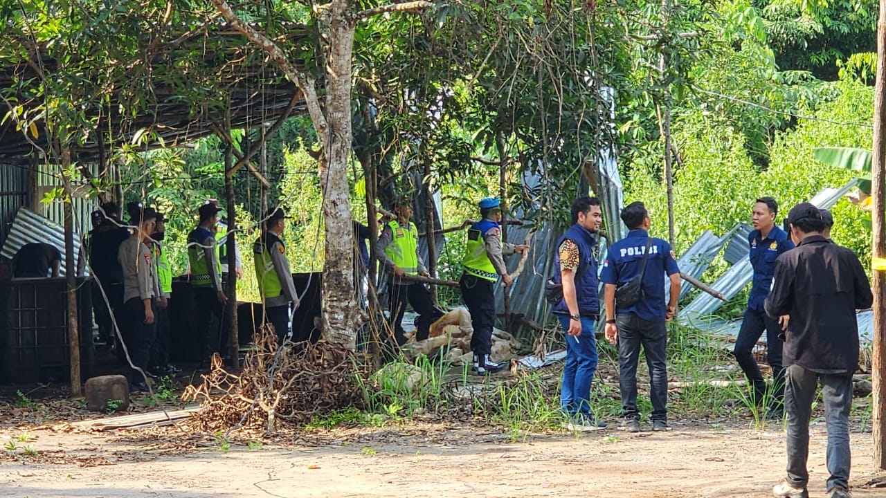 5 Gudang BBM Ilegal di Muara Enim Dibongkar, Gabungan Petugas Polisi Diterjunkan