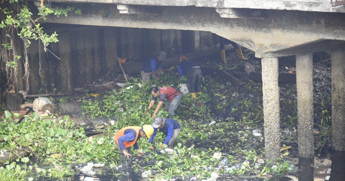 Antisipasi Banjir Musim Hujan, Pemkot Palembang Bersihkan Anak Sungai di 5 Kecamatan