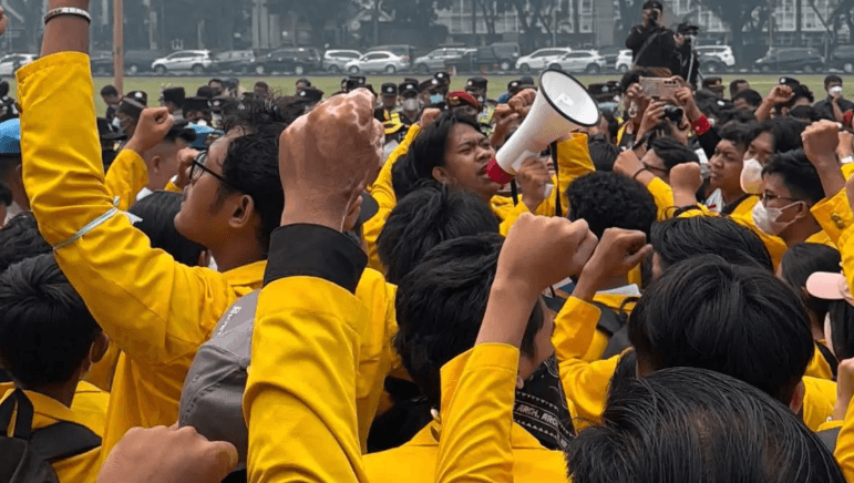 Didemo soal Karhutla, Herman Deru Akui Asap Belum Reda di Sumsel
