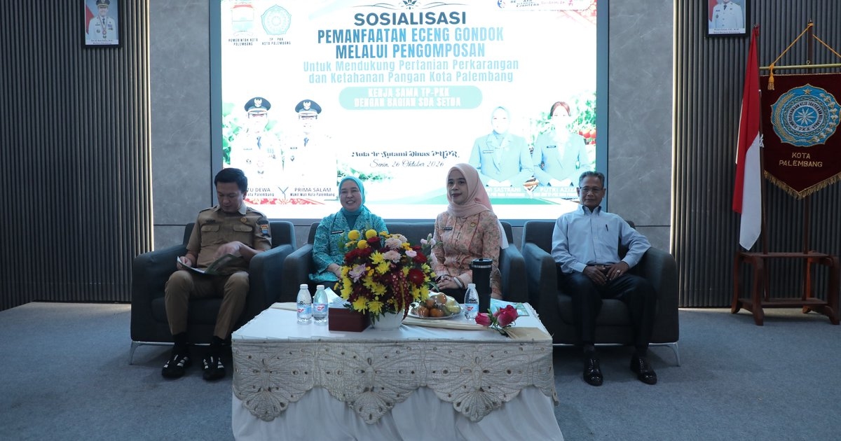 Dewi Sastrani Dukung Pengolahan Eceng Gondok untuk Pertanian Pekarangan di Palembang
