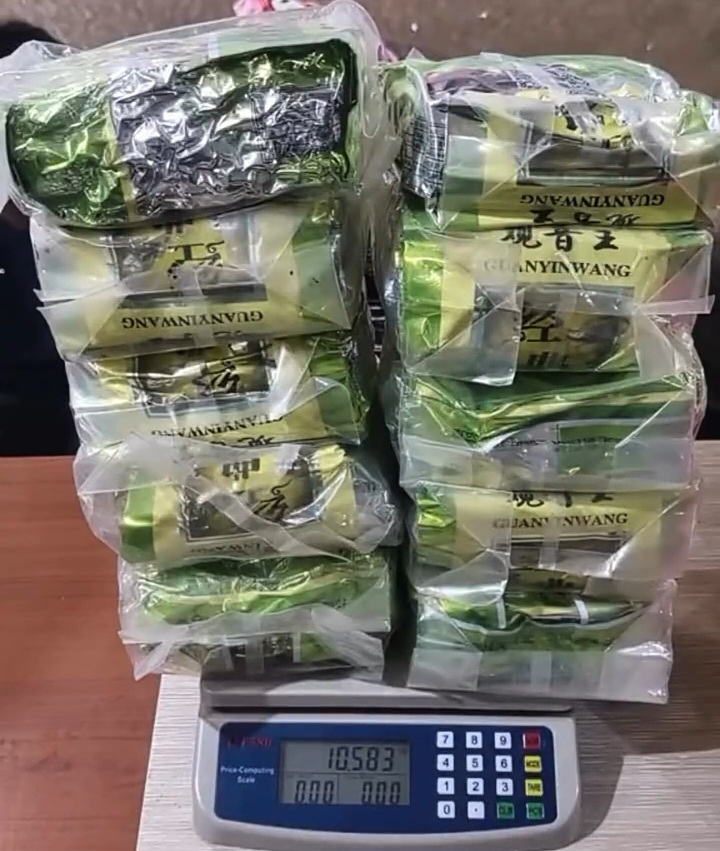 Diupah Rp300 Juta, Dua Kurir Sabu 10,5 Kilogram Tujuan NTB Ditangkap di Palembang