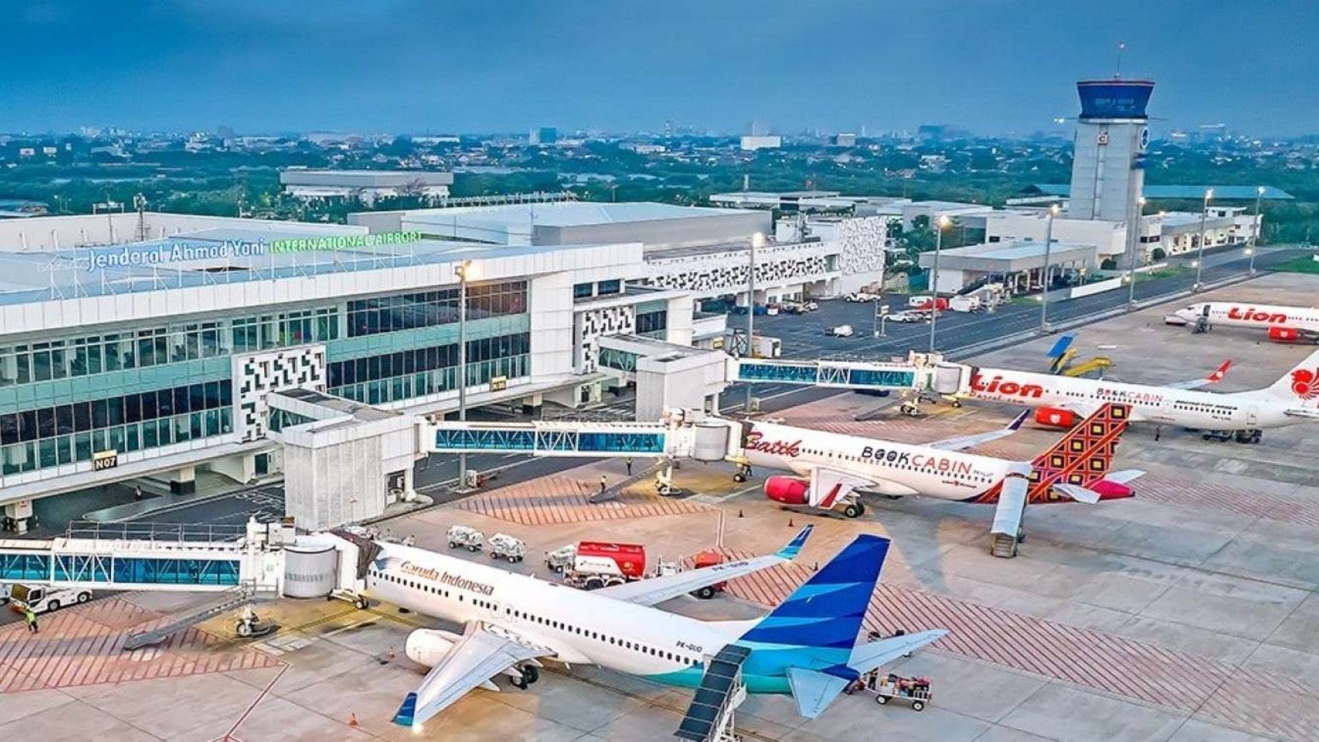 Kabut Asap Tebal Selimuti Palembang, Penerbangan di Bandara SMB II Masih Normal