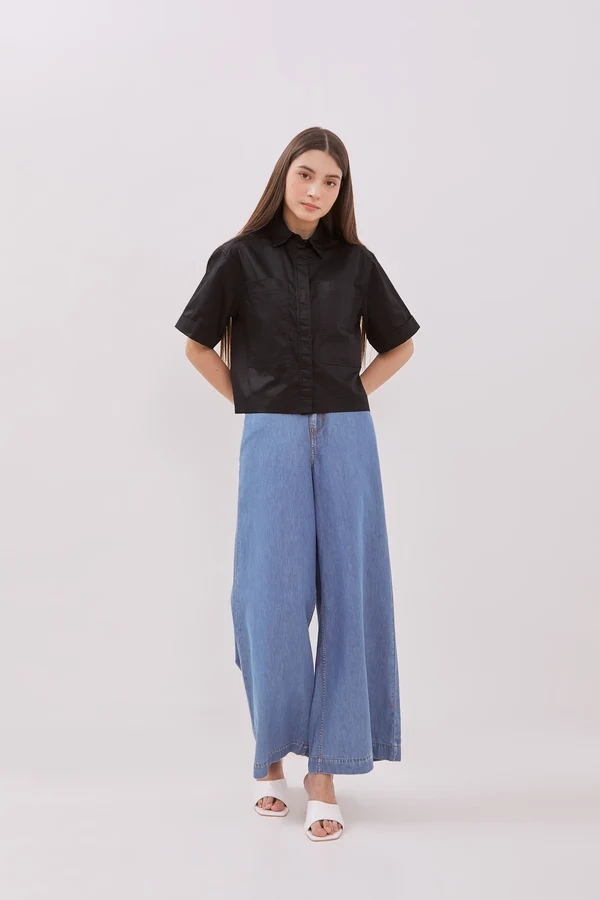 5 Outfit Hangout Bareng Teman yang Stylish dan Nyaman, Cocok untuk Akhir Pekan