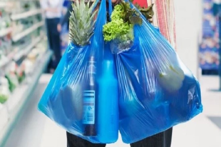 Pemerintah Tetapkan Bea Masuk Bahan Baku Plastik 0 Persen Jaga Biaya Produksi