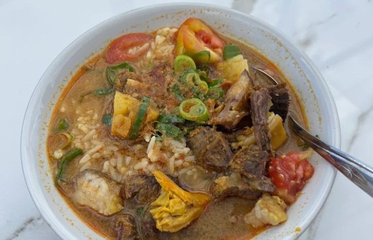 8 Rekomendasi Soto Daging Sapi Enak di Palembang, Kuah Gurih dan Daging Empuk