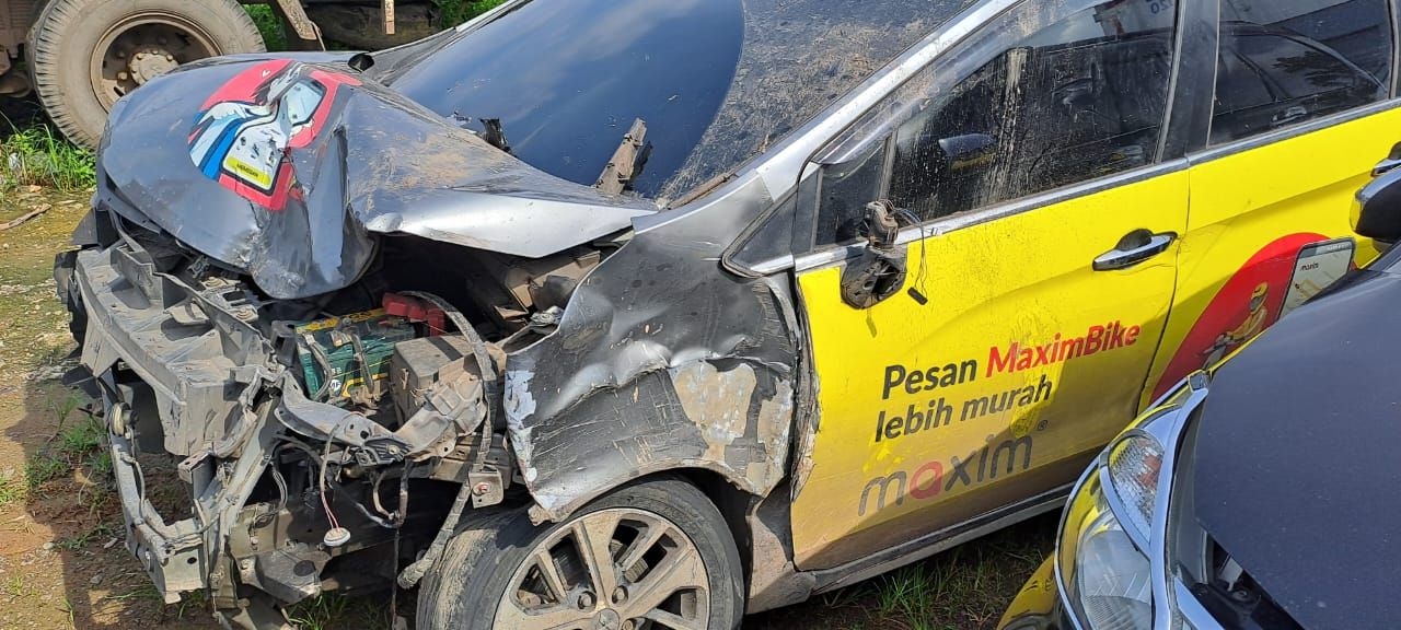 Diduga Mabuk, Pengemudi Xpander Tabrak Empat Mobil dan Diamankan Polisi di Kertapati