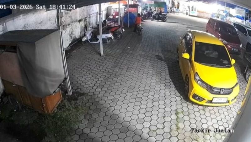 Viral Video CCTV Sejoli Berbuat Tak Senonoh di Parkiran Klinik Palembang, Tepergok Sekuriti karena Curiga