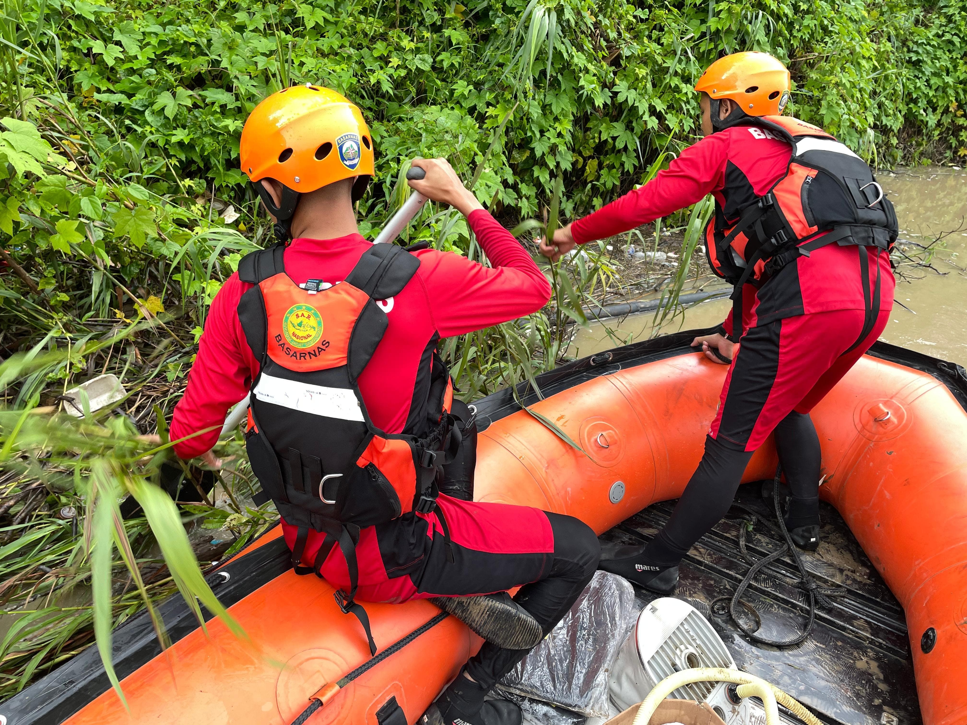 Bocah 3 Tahun Hilang Terseret Arus Sungai Lematang, Tim SAR Gabungan Kerahkan Tim Penyelam