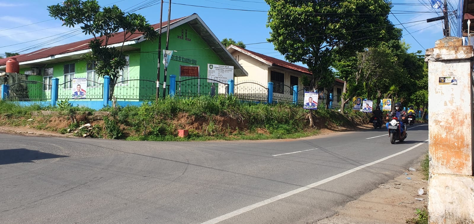 Masih Saja, APK Caleg Betebaran di Area Sekolah. Kini Ada Poster Milik Mantan Wakil Gubernur Sumsel