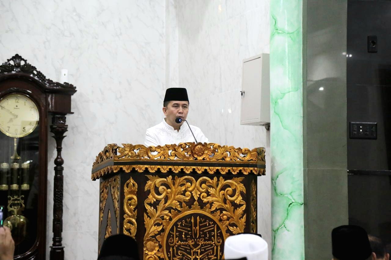 Harmoni Religi, Pj Gubernur Sumsel Salat Berjamaah di Masjid Raudhatul Ulum Kodam II/Sriwijaya