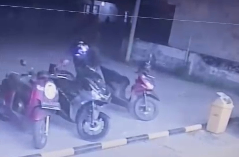 Bermain di Toko Teman, Warga Palembang Kehilangan Motor di Parkiran!