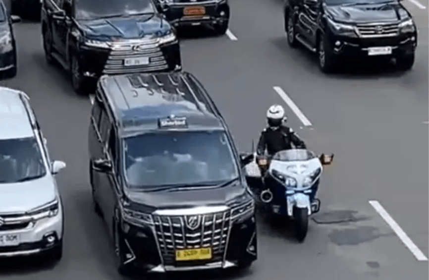 Raffi Ahmad Akui Mobil Lexus RI 36 yang Viral Miliknya, Tegaskan Tidak Ada di Lokasi Insiden