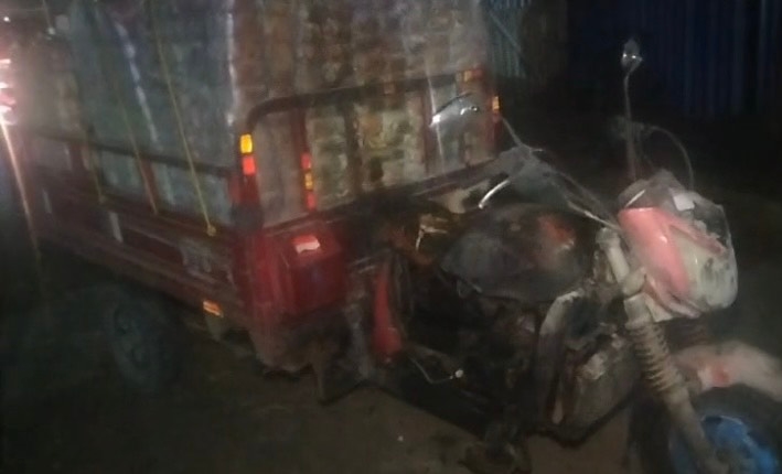 Aksi Heroik! Tukang Balon Gunakan APAR Padamkan Api di Motor Roda Tiga Pengangkut Roti