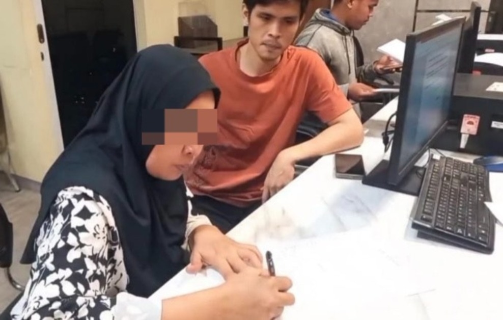 Beli Sandal Anak, Motor Ibu Rumah Tangga Raib Digondol Maling di Palembang
