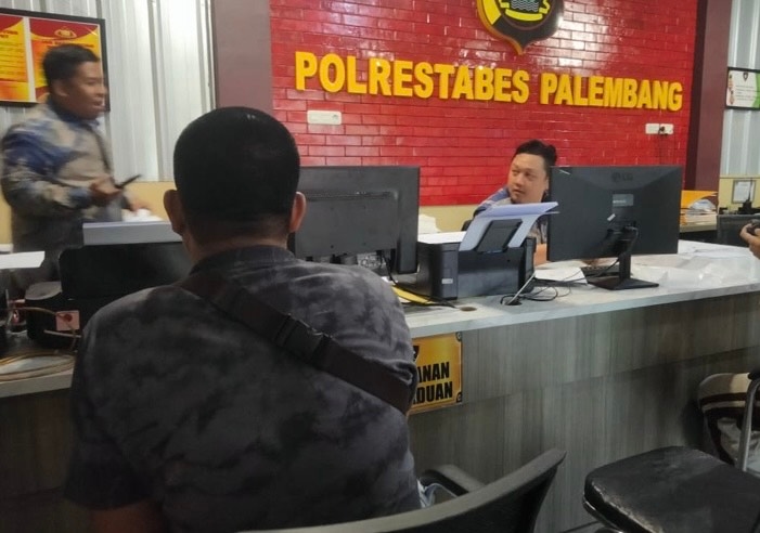 Bos Ayam di Palembang Rugi Rp60 Juta, Ditipu Langganan