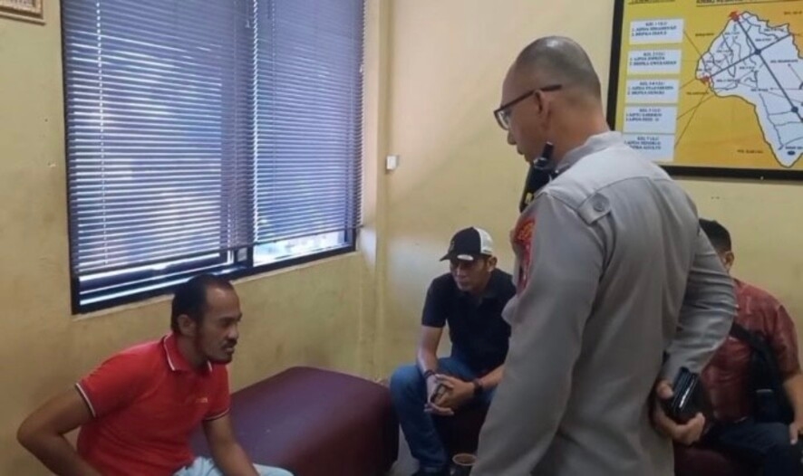 Ditegur Saat Hendak Salat, Pria di Palembang Ngamuk dan Pukul Jamaah Pakai Kayu