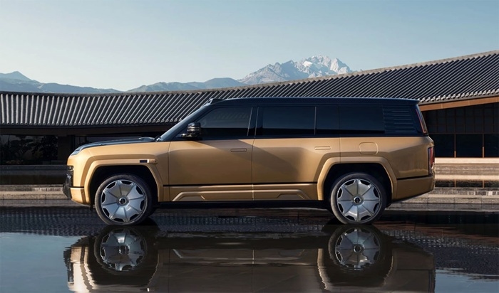 BYD Luncurkan SUV Mewah Yangwang U8L, Tembus Rp2,95 Miliar  