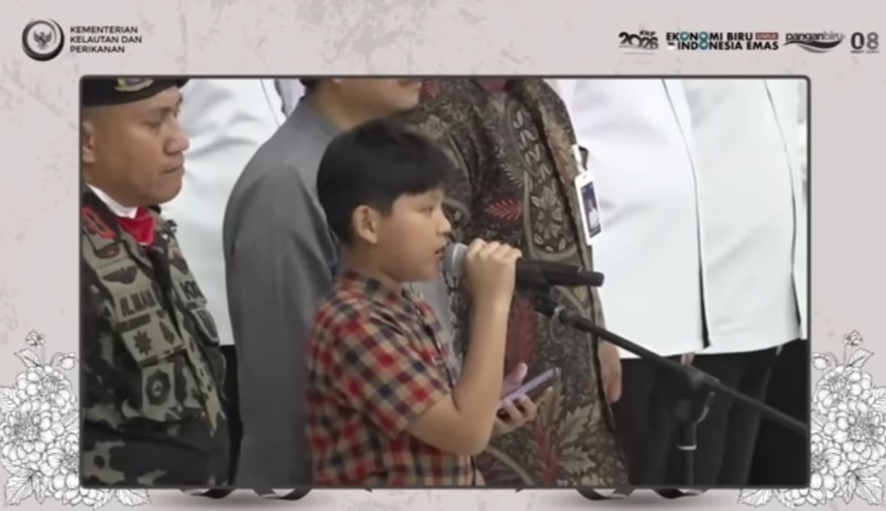 Momen Haru Anak Pegawai KKP Bacakan Surat Al Insyirah di Hadapan Jenazah Sang Ayah