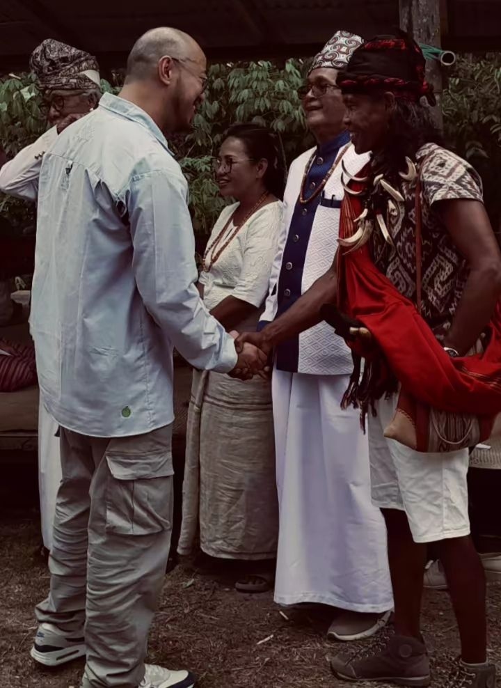 Komika Pandji Pragiwaksono Jalani Sidang Adat Toraja, Terima Sanksi Denda 1 Babi dan 5 Ayam