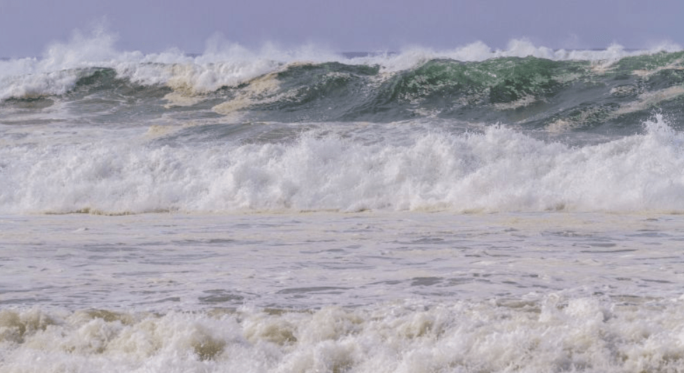RI Diintai Hujan Lebat dan Gelombang Tinggi hingga 8 Januari, Cek Wilayah Mana Saja yang Terdampak di Sini