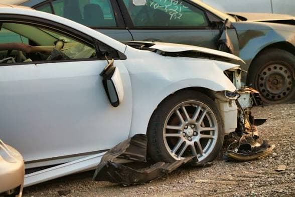 Minibus Pengantar Jemaah Calon Haji di Grobogan Tertemper KA Argo Bromo, 4 Orang Tewas, 2 Luka