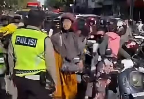 Viral Wanita Emosi ke Polisi Saat CFD Palembang, Ini Penjelasan Satlantas