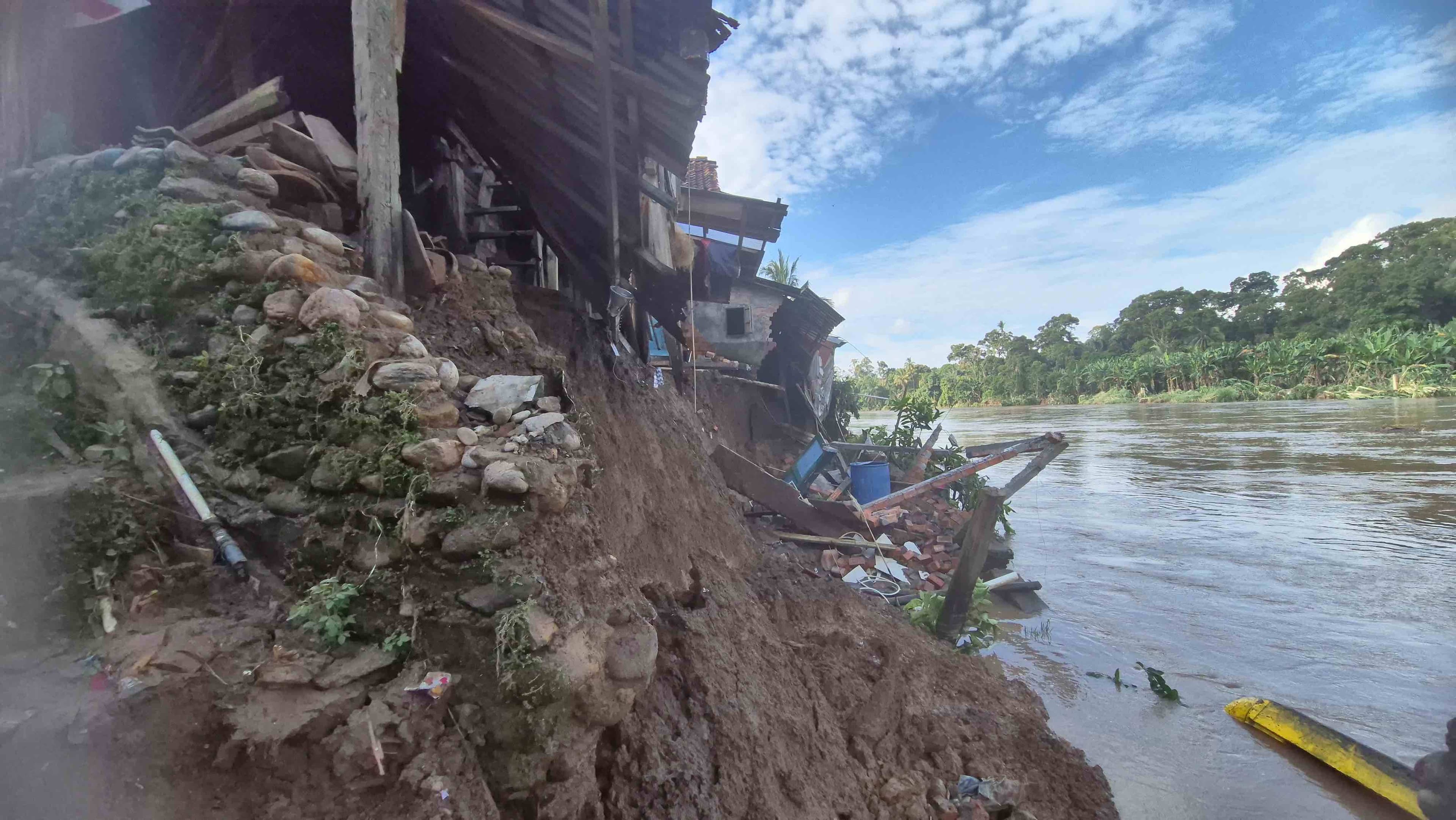 Banjir dan Longsor Mewanti-Wanti, 9 Daerah Sumsel Siaga Darurat Bencana