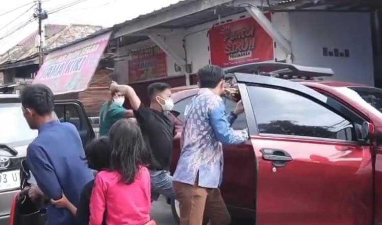 Balas Dendam Lama Meledak di Hari Pernikahan, Polisi Buru Pelaku Bacok Pengantin di Palembang, Bukti Ditelantarkan di TKP