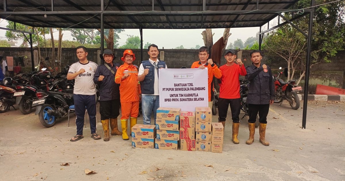 Hadapi Karhutla Sumsel, Pusri Salurkan Bantuan Logistik untuk Tim Pemadam
