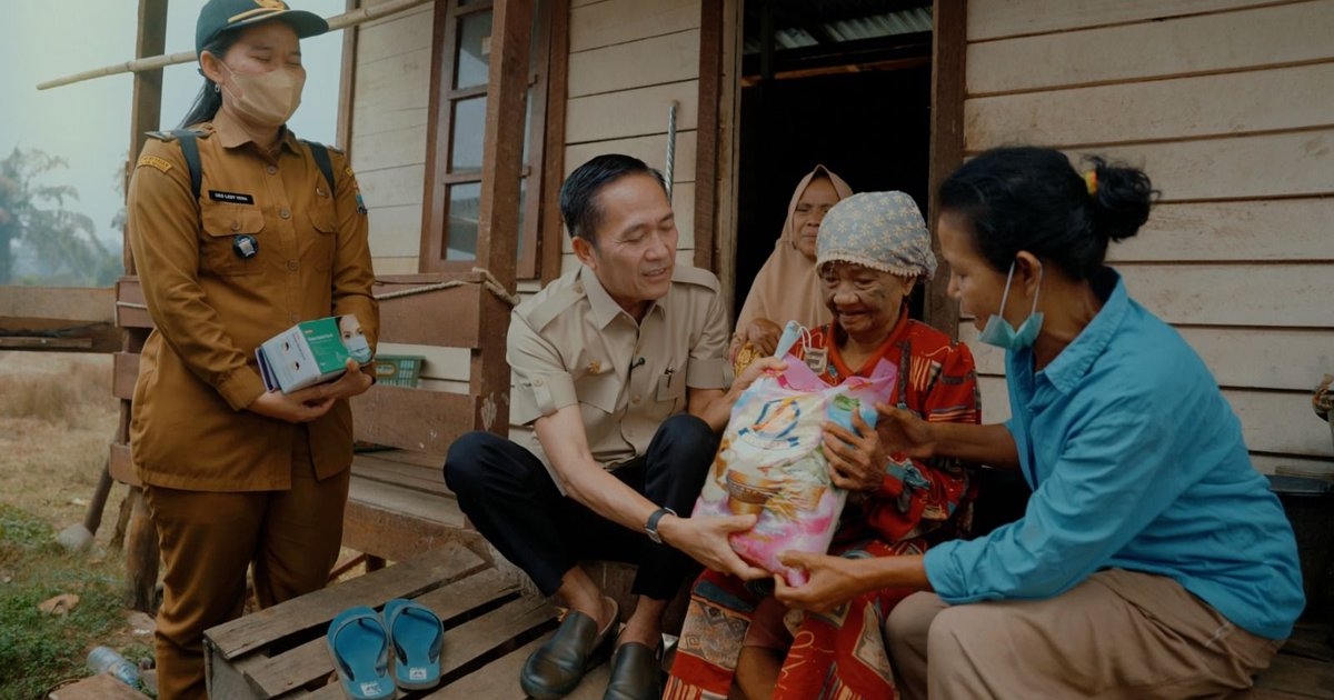 ASN Pemkot Palembang Kumpulkan 22 Ton Beras untuk Warga Terdampak Kabut Asap