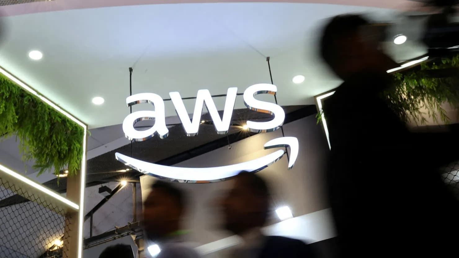 Pusat Data Amazon di Bahrain Diserang Drone, Layanan AWS di Timur Tengah Lumpuh