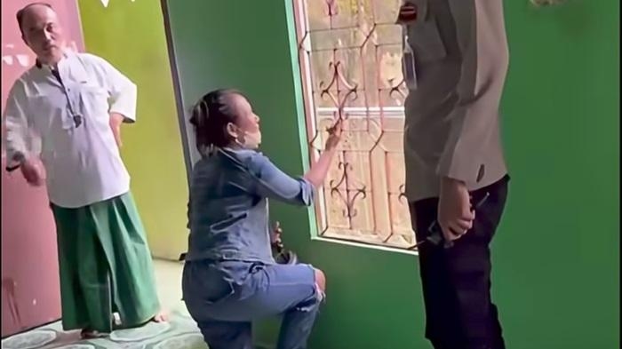 Nekat Curi HP di Mushola Jelang Lebaran, Seorang Ibu di Palembang Diamankan Warga