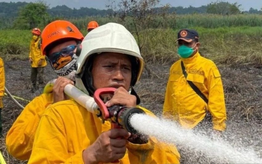 Karhutla Masih Mengancam Sumsel, Manggala Agni Berjibaku Padamkan Api di Enam Titik