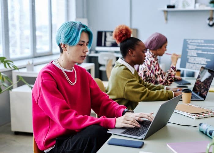 Tips Gen Z Lebih Siap Hadapi Dunia Kerja, dari Skill hingga Mentalitas Profesional