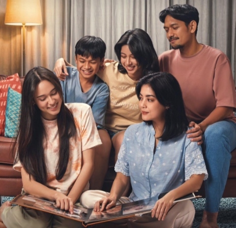 Sinopsis dan Daftar Pemain Yang Lain Boleh Hilang Asal Kau Jangan