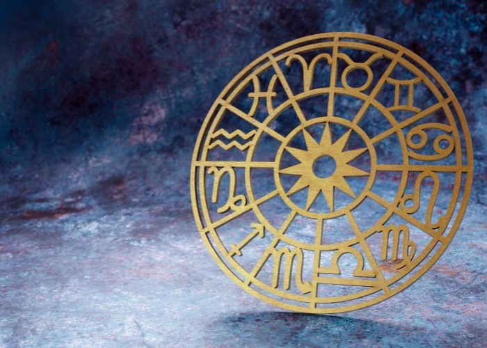 5 Ramalan Zodiak Hari Ini: Cinta, Keuangan, dan Karier Lagi Jadi Sorotan