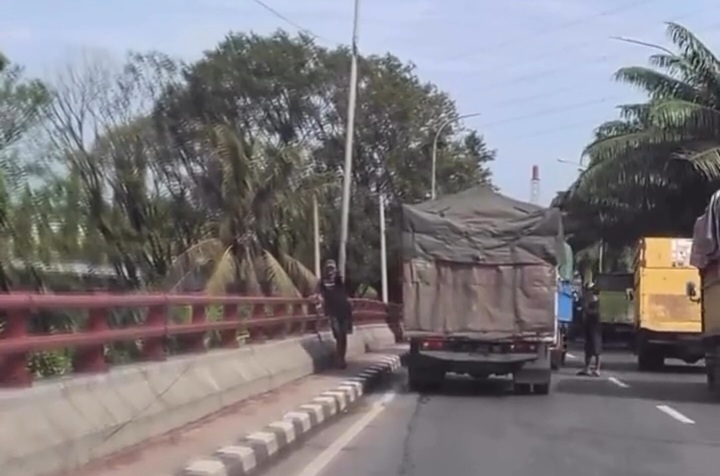 Viral Preman Hadang Truk Logistik di Kertapati, Sopir Dipaksa Setor Uang
