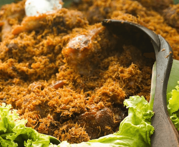 Resep Ayam Serundeng Gurih dan Renyah, Menu Tradisional Favorit untuk Keluarga