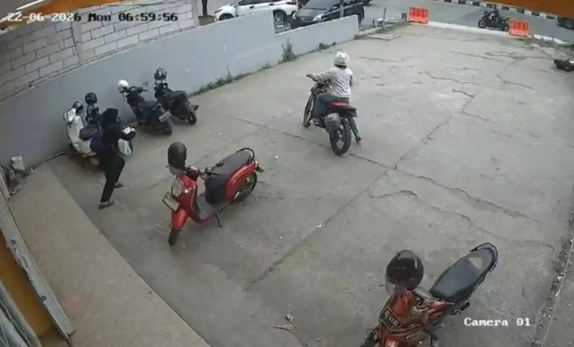 Hitungan Menit Setelah Diparkir, Honda CRF Milik Karyawan di Palembang Digondol Maling