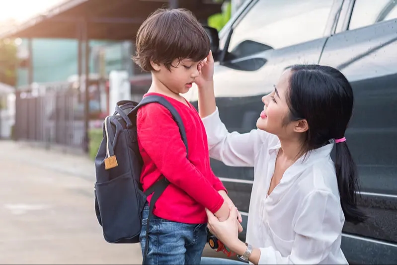 Jangan Langsung Ditanya Nilai, Begini Cara Membuat Anak Senang Setelah Hari Pertama Sekolah