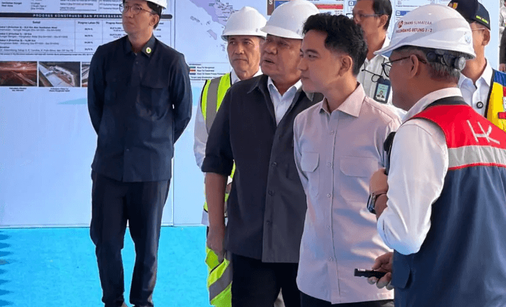 Herman Deru ke Gibran: Tol Palembang-Betung Harus Cepat Rampung, Jalintim Macet Setiap Hari