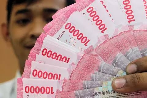 Rupiah Diprediksi Fluktuatif Cenderung Melemah di Kisaran Rp17.750–Rp17.790