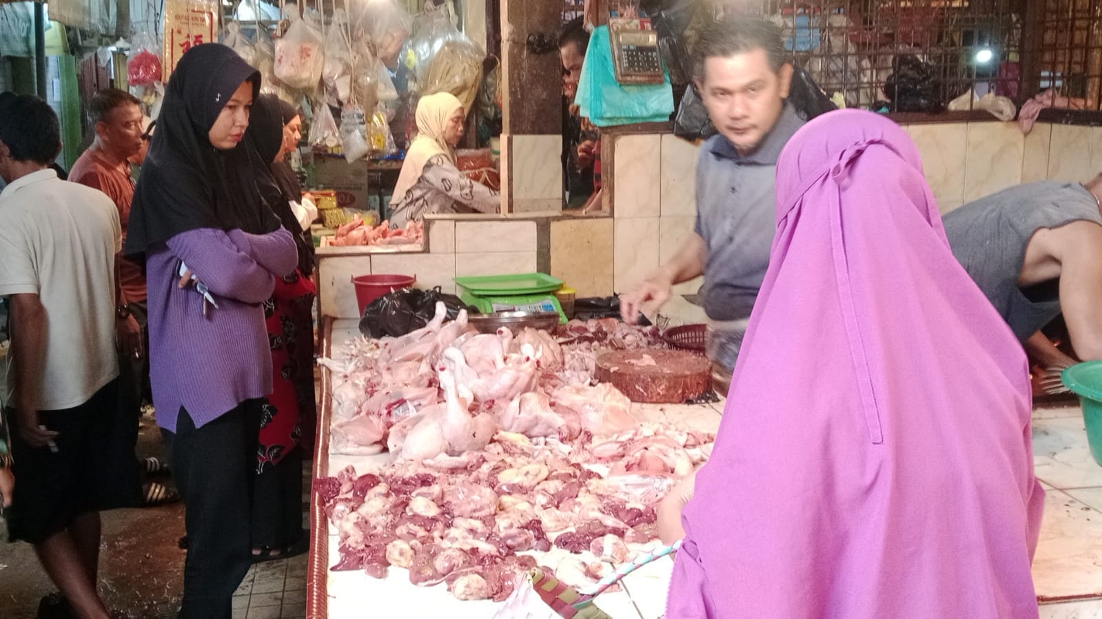 Harga Ayam di Palembang Tembus Rp40 Ribu per Kg, Pedagang dan Pembeli Sama-sama Mengeluh