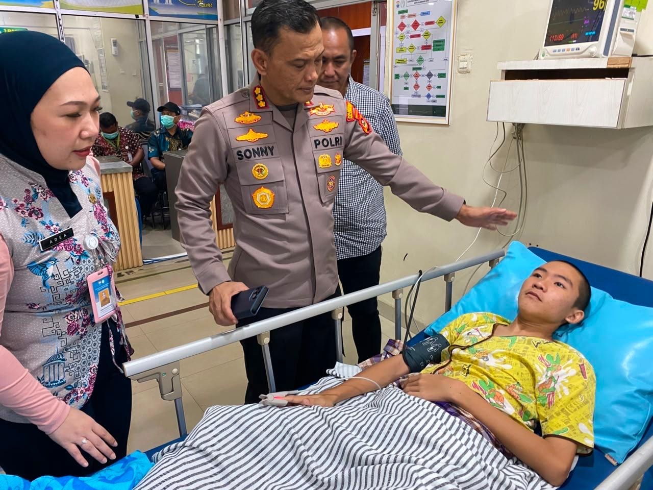 Kapolrestabes Palembang Jenguk Korban Jambret yang Terluka, Pastikan Pelaku Diproses Hukum
