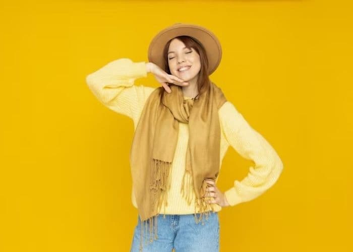 7 Warna Pakaian yang Bikin Kamu Terlihat Lebih Mudah Dipercaya, Ada Biru hingga Hijau