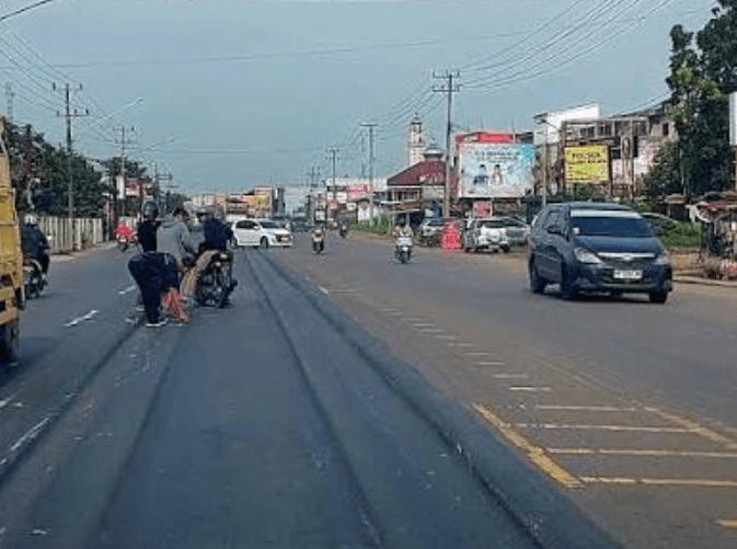 Herman Deru Pastikan Perbaikan Jalan KM 17 Palembang-Banyuasin Selesai Pekan Depan
