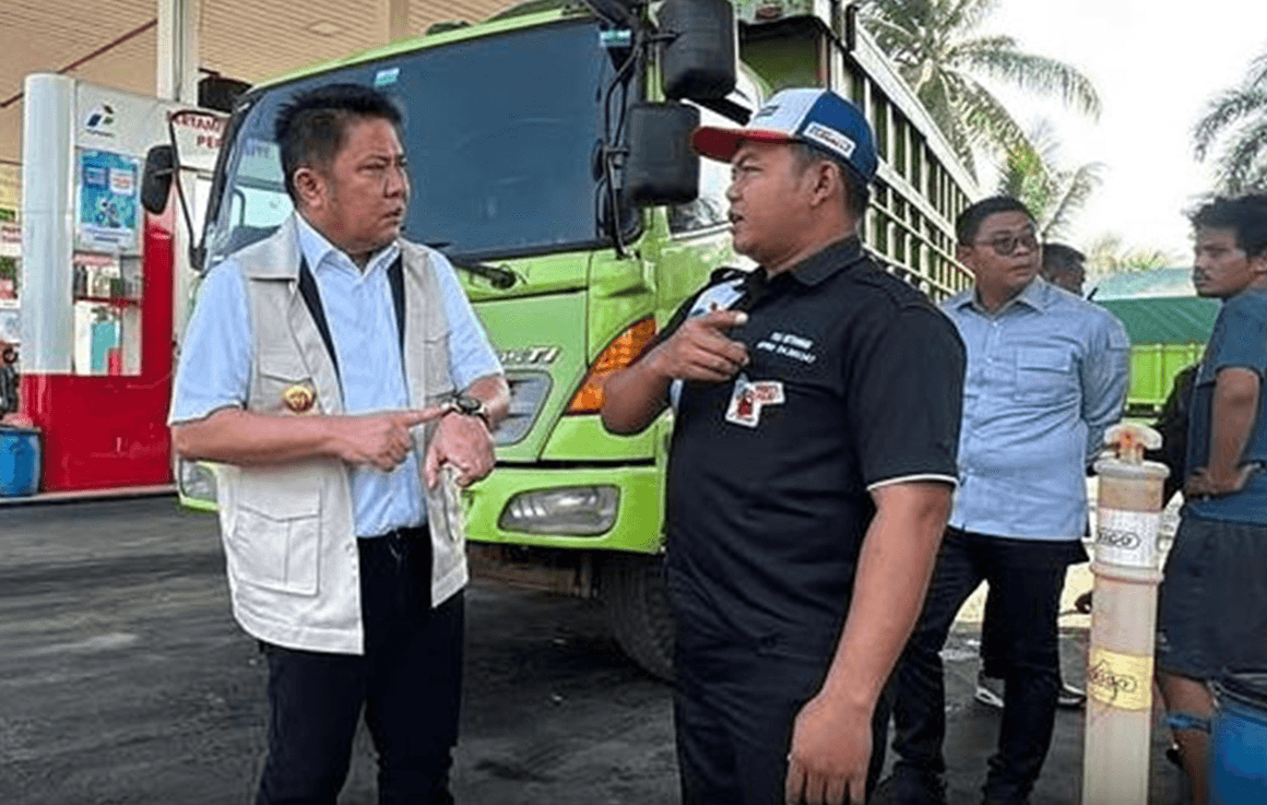 Antrean BBM di Palembang Tembus 10 Jam, Herman Deru Soroti Pasokan Pertalite dan Bio Solar