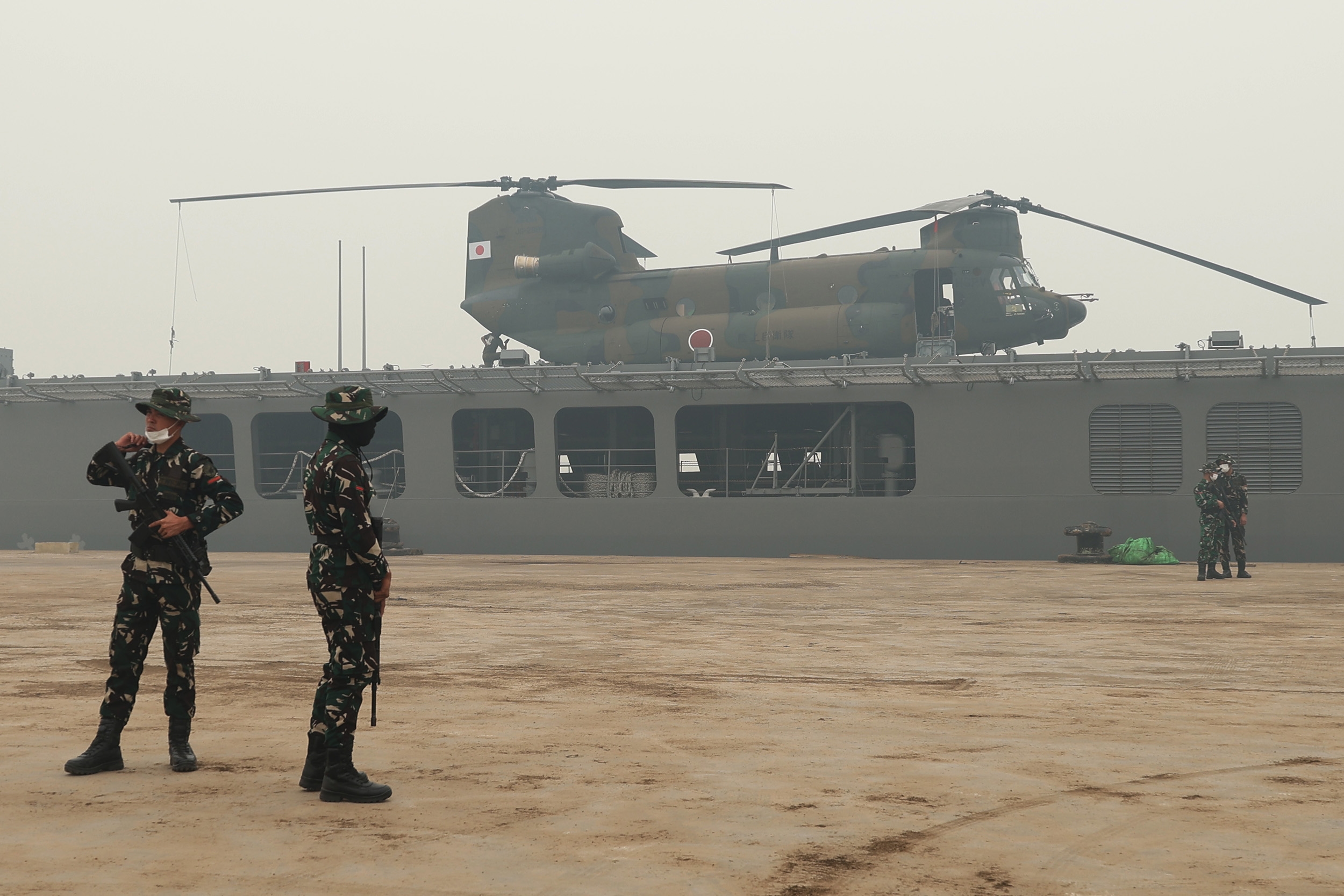 4 Helikopter Water Bombing Tumpahkan 1,2 Juta Liter Air, Karhutla Sumsel Belum Padam