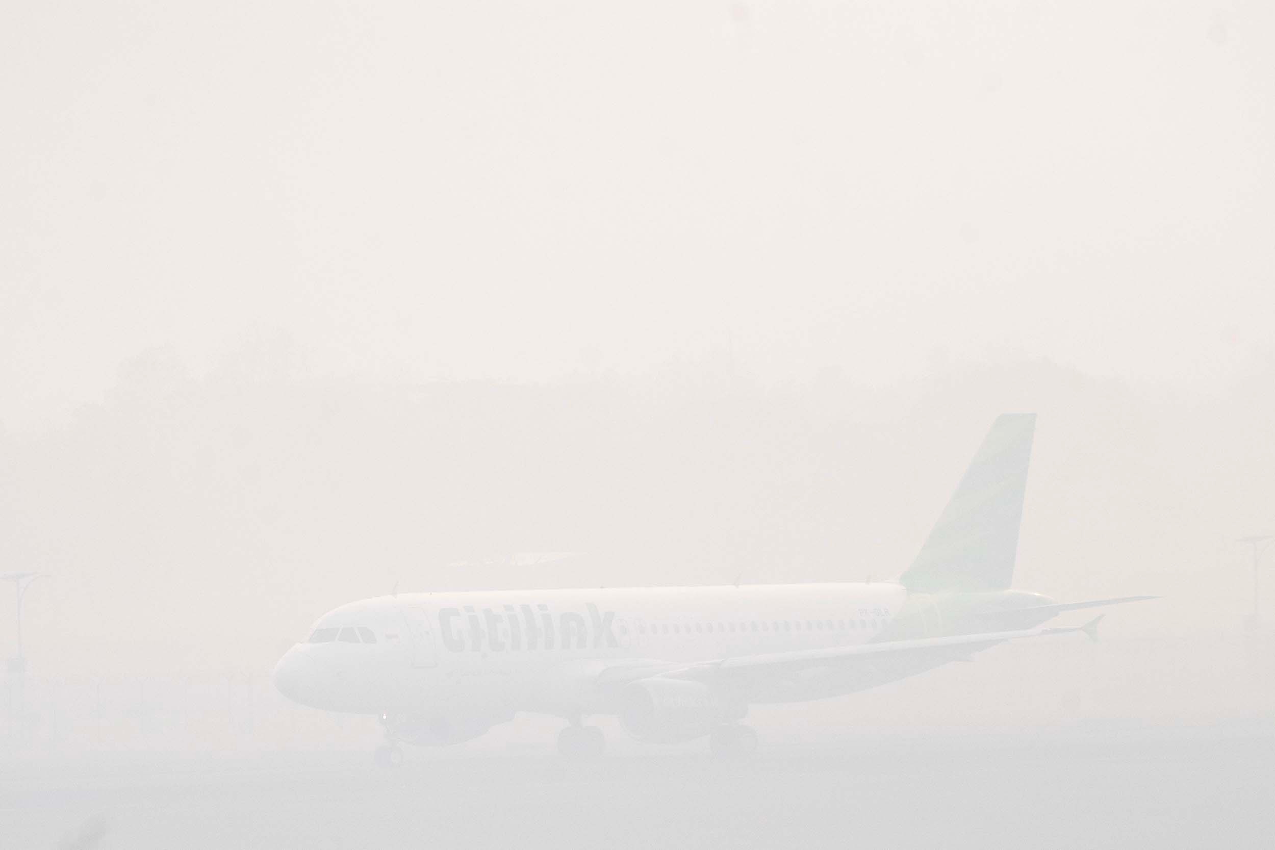 Kabut Asap Ganggu Penerbangan di Bandara Palembang, Pesawat Sempat Kembali ke Jakarta