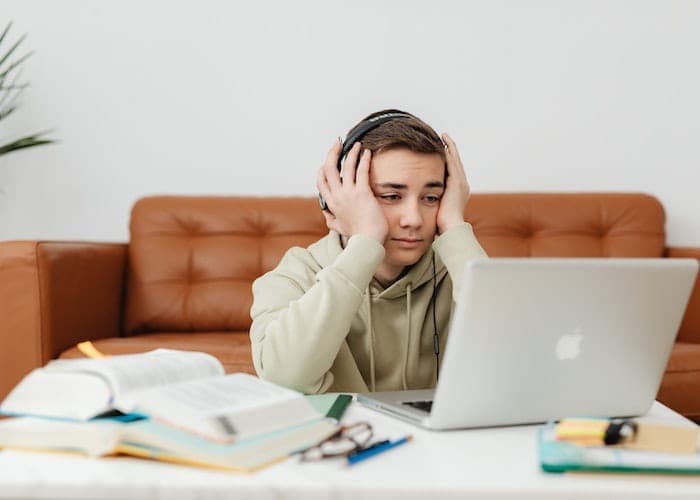 Burnout Bukan Sekadar Capek, Ini 10 Tahapan dan 10 Tanda yang Perlu Diwaspadai